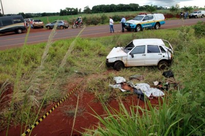 Um dia antes de completar 30 anos, homem capota veículo e morre em Dourados