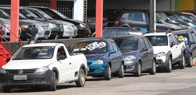 Medida afeta especialmente quem trabalha com usados, já que produtos oferecidos por esses vendedores já possue... (Robson Ventura/Folhapress)
