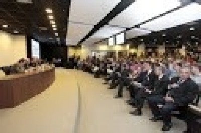 Após reunião em Brasília, caminhoneiros acenam para nova paralisação em abril