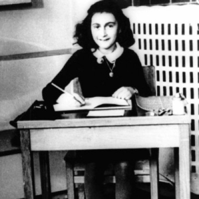 Imagem de Anne Frank de arquivo e sem data (AP)