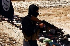 Os jihadistas do Estado Islâmico realizam sequestros, perseguições, mutilações e decapitações nos territórios... (BBCMundo.com)