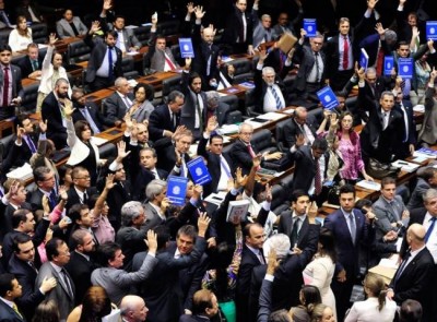 Projeto sobre terceirização deve tramitar no Senado a partir de segunda-feira