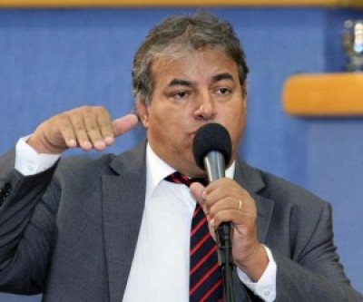 Alceu Bueno mandou áudio dizendo que adolescente em sua vida foi um grato prazer