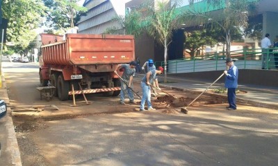 Após crítica, asfalto no centro de Dourados é recuperado pela Sanesul