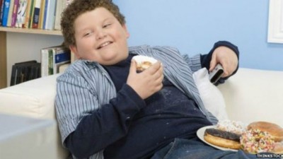Obesidade na adolescência aumenta risco de câncer no intestino, diz estudo
