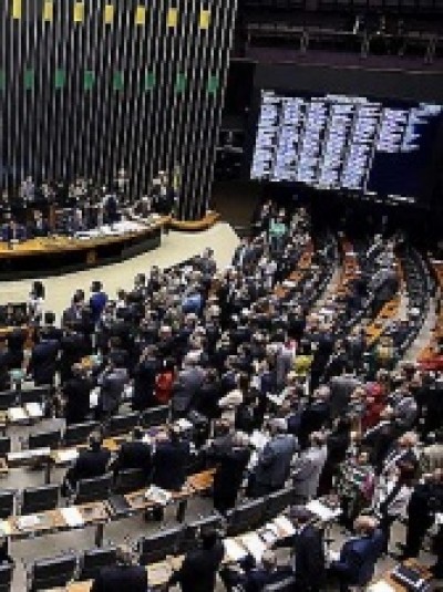 Voto facultativo nas eleições é rejeitado pela Câmara dos Deputados