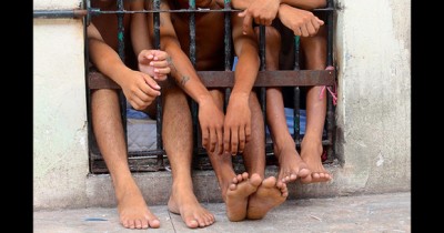 Quem pode ser punido como adulto deve ter os mesmos direitos que uma pessoa maior de idade? Para muitos jurist... (Reprodução)