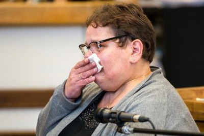 Dominique Cottrez se emociona no julgamento (PHILIPPE HUGUEN/AFP)