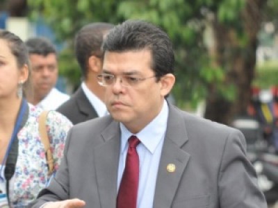 Denúncia revela que prefeito contratou funcionários que não compareciam aos expedientes (Marcelo Calazans/Arquivo)