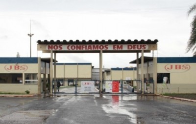 Frigorífico JBS dá férias coletivas na unidade de Nova Andradina