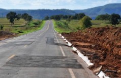 Má qualidade do asfalto levou rodovia inaugurada em dezembro ficar cheia de remendos (Reprodução)