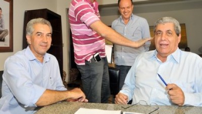 Puccinelli pagou R$ 34,1 milhões a mais que Azambuja para mesmo contrato