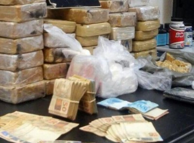 Durante operação, Denar prende empresários com R$ 250 mil em cocaína