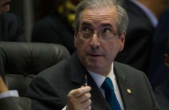 Parlamentares entregam pedido de afastamento de Cunha