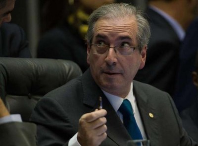 Parlamentares entregam pedido de afastamento de Cunha