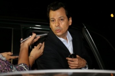 Carlos Naegele deixa a sede do Gaeco, onde prestou depoimento durante toda a tarde (Foto: Fernando Antunes) ()