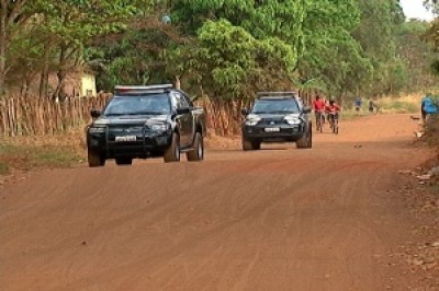 Policiais federais durante Operação Tekoha na reserva de Dourados; PM vai atuar nas aldeias a partir da semana... ()
