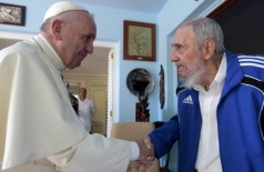 O papa Francisco se encontrou com o ex-presidente cubano Fidel Castro neste domingo, após realizar missa em Ha... (Alex CastroAP Photo)