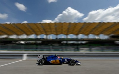 O brasileiro Felipe Nasr com sua Sauber durante o treino classificatório do GP da Malásia (Getty Images/Clive Mason)