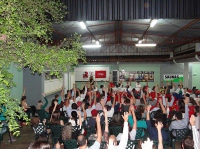 Assembleia realizada nesta quinta-feira (1) definiu pela greve dos bancários (Joacir Rodrigues/Divulgação)