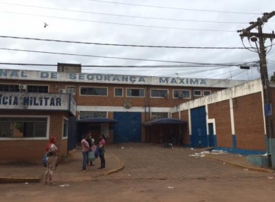 Mulheres e mães de presos reclamam de 'condições especiais' de Olarte em presídio