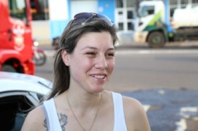 Bombeiro há 7 anos, Anelise não pensou duas vezes em combater o incêndio (Fernando Antunes)