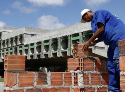 Setor de construção civil estima que haverá 500 mil demissões este ano