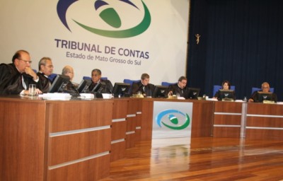 Conselheiros analisaram e julgaram 44 processos durante a sessão (Roberto Araújo/Divulgação)