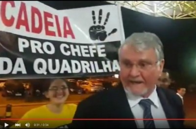 Zeca do PT ameaça dar 'tapa na cara' de manifestante e diz: Não levo desaforo pra casa