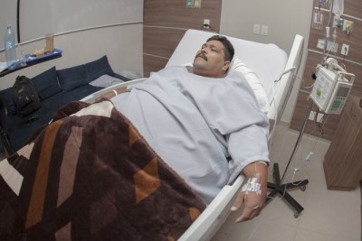 Homem mais obeso do mundo começa a emagrecer após operação bem-sucedida
