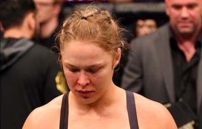 Ronda (foto) sofreu sua primeira derrota como profissional diante de H. Holm (Josh Hedges/UFC)