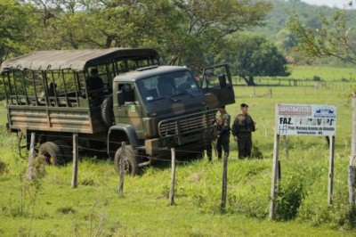 Exército encerra operação e deixa área de conflito entre índios e fazendeiros