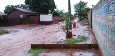 Canaã IV sofre com a chuva forte em Dourados