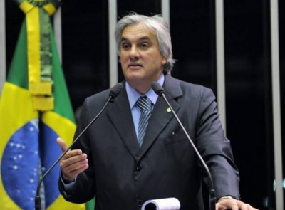 Delcídio do Amaral é notificado pelo Conselho de Ética do Senado