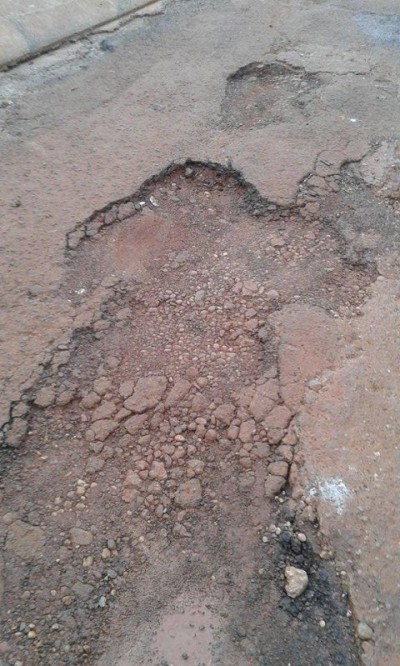Reclamações dos buracos das ruas de Dourados aumentam dia após dia