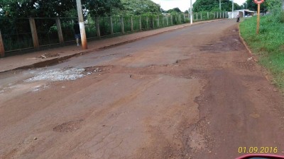 Buracos tomam conta de ruas no Jardim Água Boa