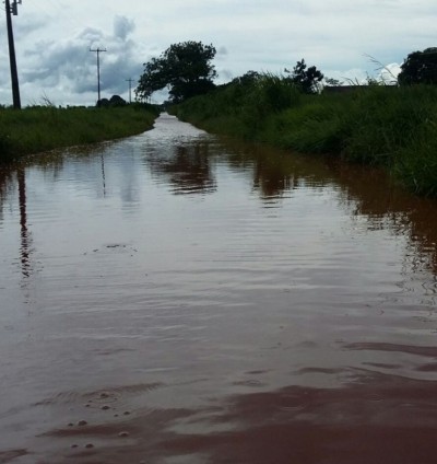 Rua na aldeia Panambizinho está intransitável