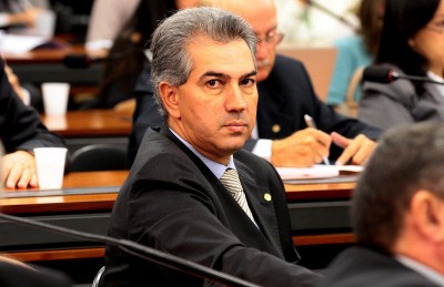 Reinaldo Azambuja diz que a chuva não dá trégua e está dificultando o trabalho
