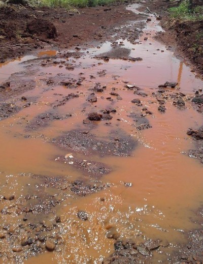 Moradores reclamam das ruas intransitáveis da Sitioca Campina Verde