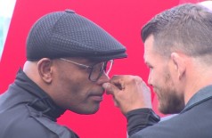 Anderson Silva cutuca o nariz na encarada com Michael Bisping em Londres ((Foto: Ivan Raupp))