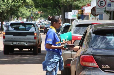 Monitoras do sistema rotativo orientam sobre o serviço que começa na segunda-feira (A. Frota)