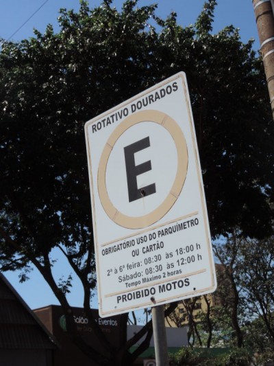 MPE quer devolução do dinheiro para quem já pagou pelo estacionamento rotativo na Zona Azul de Dourados (André Bento)