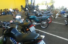 14 motociclistas foram detidos e levados à Polícia Civil (Divulgação)