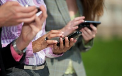 smartphones, pessoas, genérica (Thinkstock/Getty Images)
