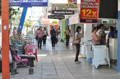 Comércio central vai ampliar horário de atendimento neste final de semana em Dourados (A. Frota)