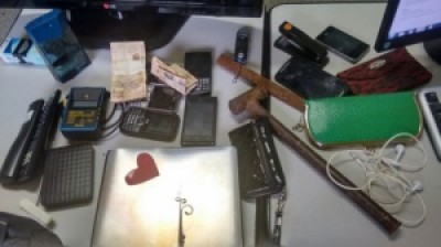 Dupla de ladrões vendeu objetos furtados para vizinhos da vítima
