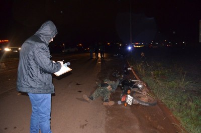 Casal de moto morre na Avenida Guaicurus depois de bater em poste de energia que não tem iluminação
