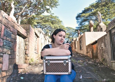 Maquiar mortos é o que paga minhas contas! (arquivo pessoal)