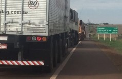 Despejados de fazenda, índios bloqueiam rodovia em Dourados