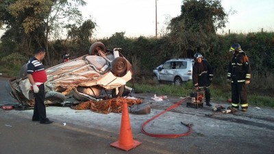 Acidente entre dois carros mata três pessoas da mesma família e deixa três feridos em Itaporã